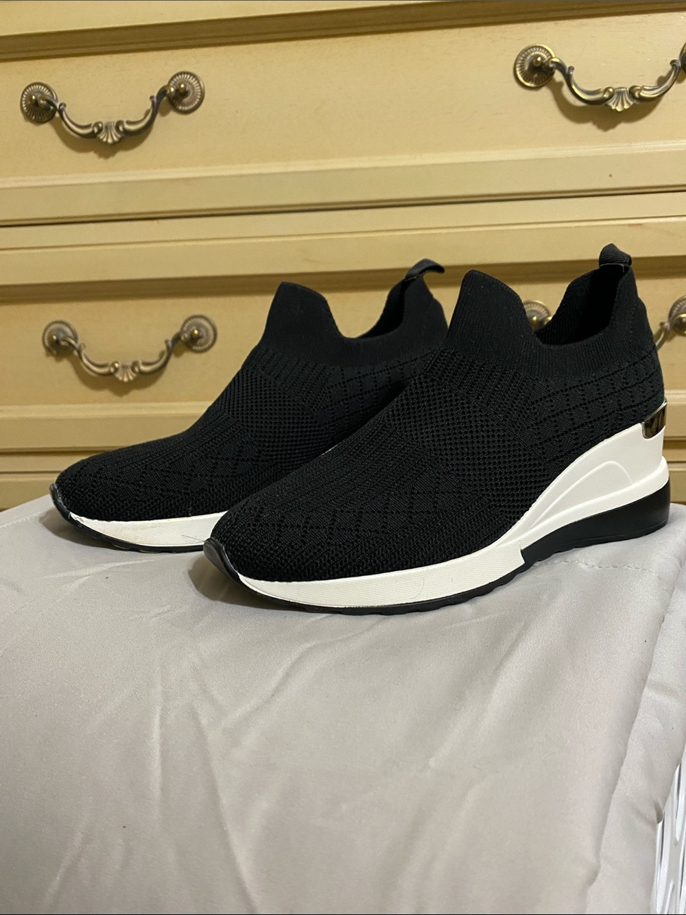 Black Slip-On Knit Wedge Sneakers - Men's Casual Athletic Shoes